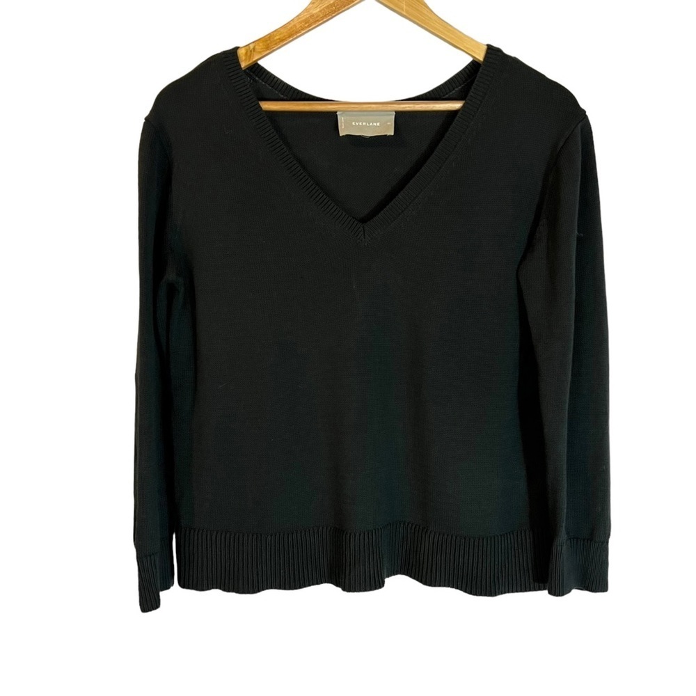 Everlane Black Cropped V-Neck Sweater XS Quiet Luxury Minimalist